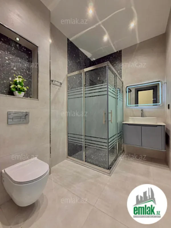 Satılır 5 otaqlı mənzil 270 m²