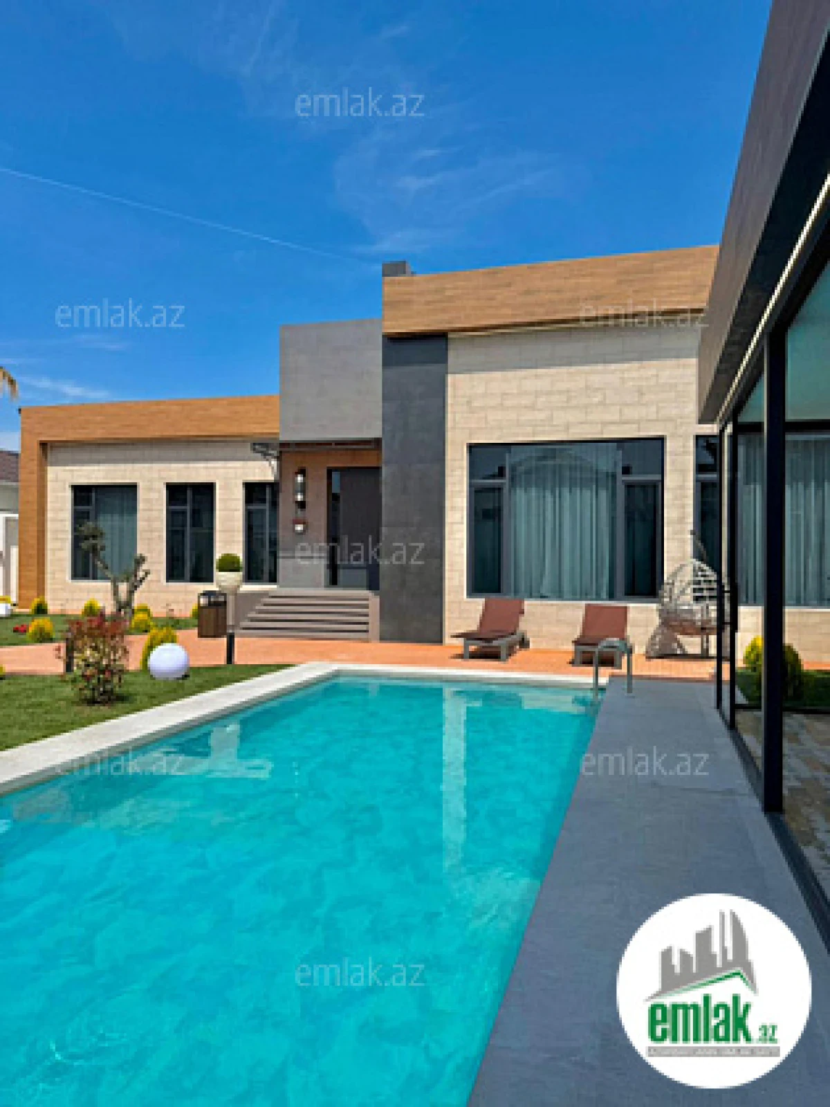 Satılır 5 otaqlı mənzil 270 m²