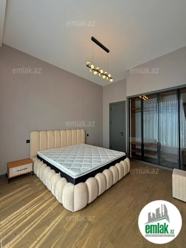Satılır 5 otaqlı mənzil 270 m²