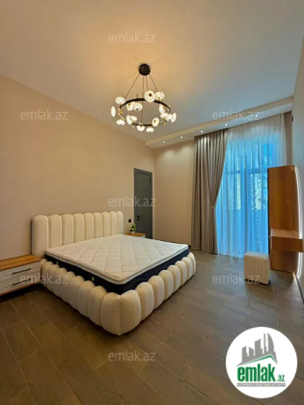 Satılır 5 otaqlı mənzil 270 m²