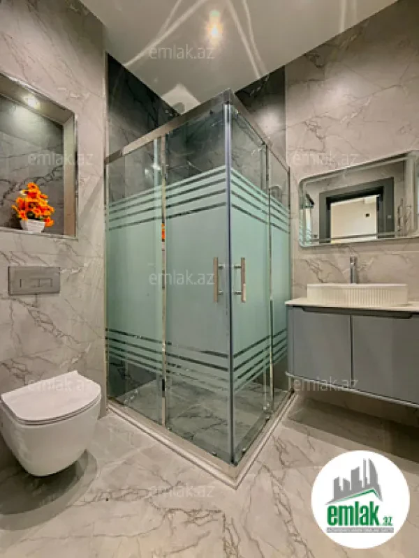 Satılır 5 otaqlı mənzil 270 m²