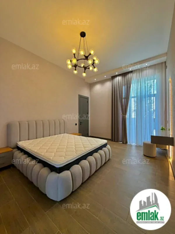 Satılır 5 otaqlı mənzil 270 m²