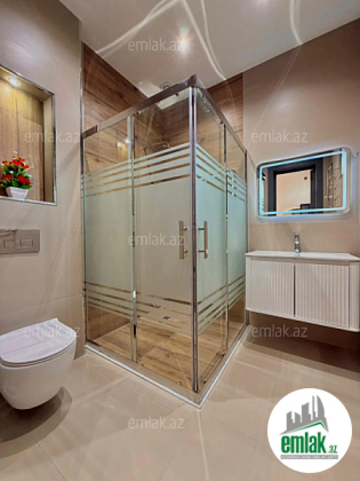 Satılır 5 otaqlı mənzil 270 m²