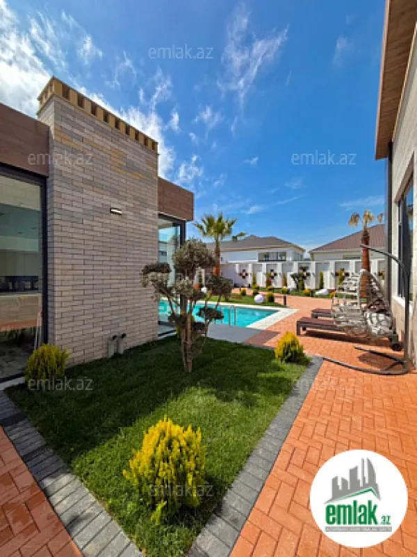 Satılır 5 otaqlı mənzil 270 m²