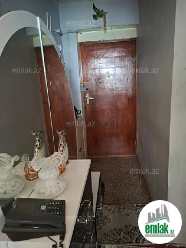 Satılır 1 otaqlı köhnə tikili 24 m²