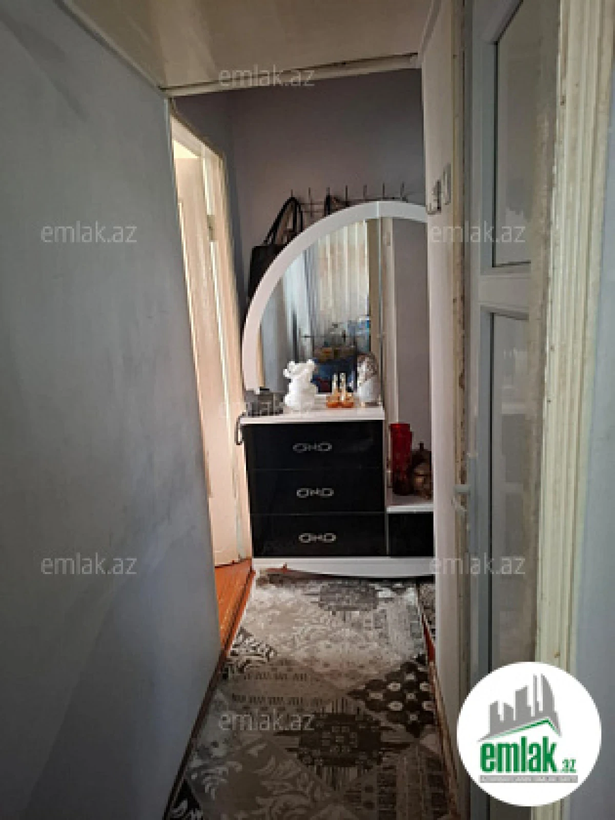 Satılır 1 otaqlı köhnə tikili 24 m²