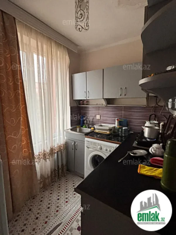 Satılır 1 otaqlı köhnə tikili 35 m²
