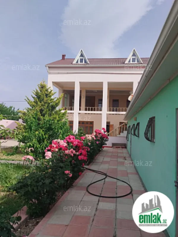 Satılır 6 otaqlı mənzil 115 m²