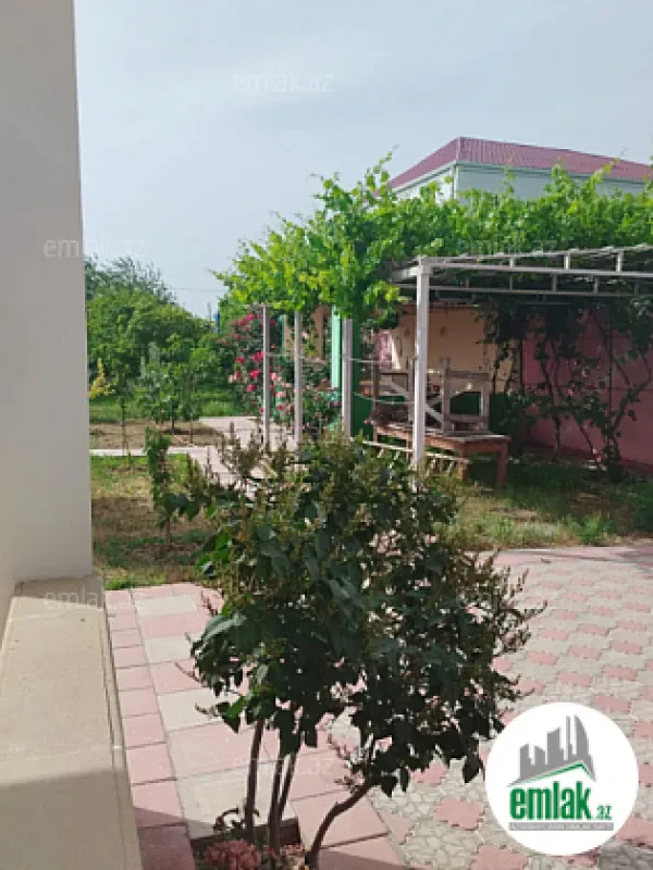 Satılır 6 otaqlı mənzil 115 m²