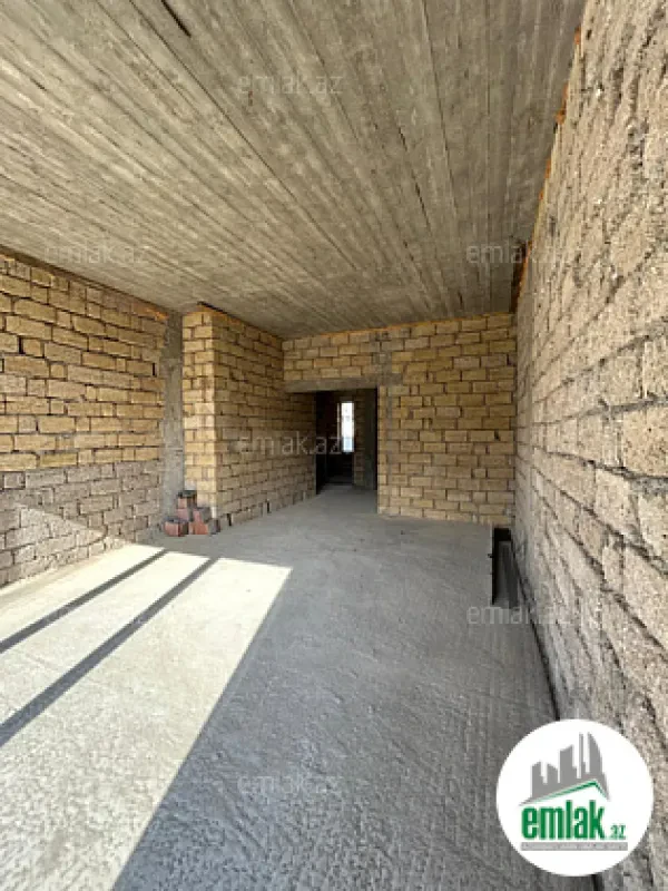 Satılır 6 otaqlı həyət evi 300 m²