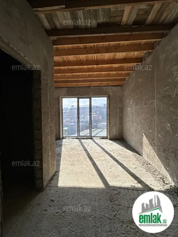 Satılır 6 otaqlı həyət evi 300 m²