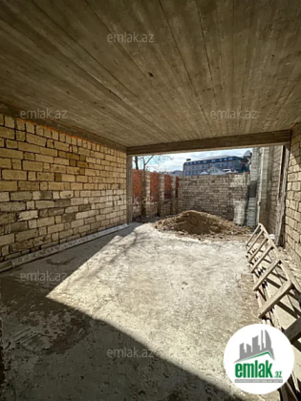 Satılır 6 otaqlı həyət evi 300 m²