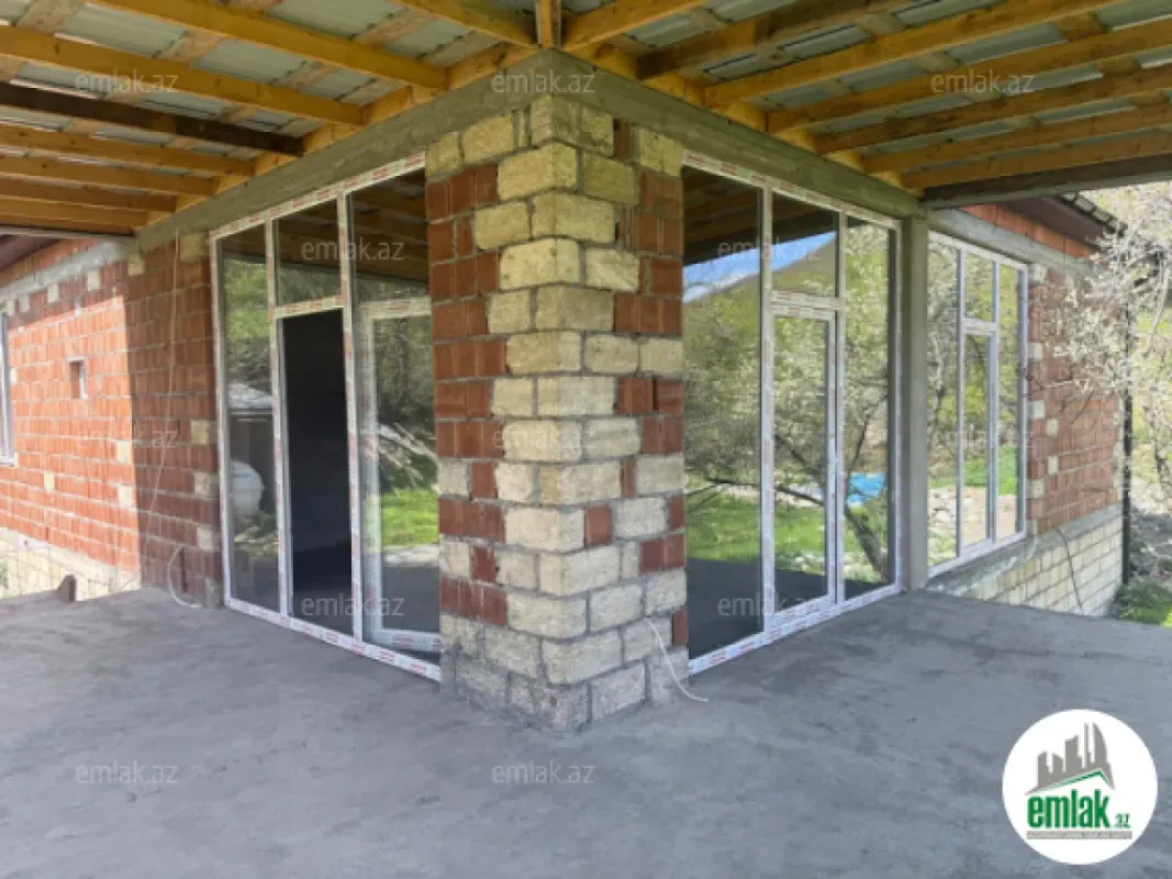 Satılır 5 otaqlı həyət evi 135 m²