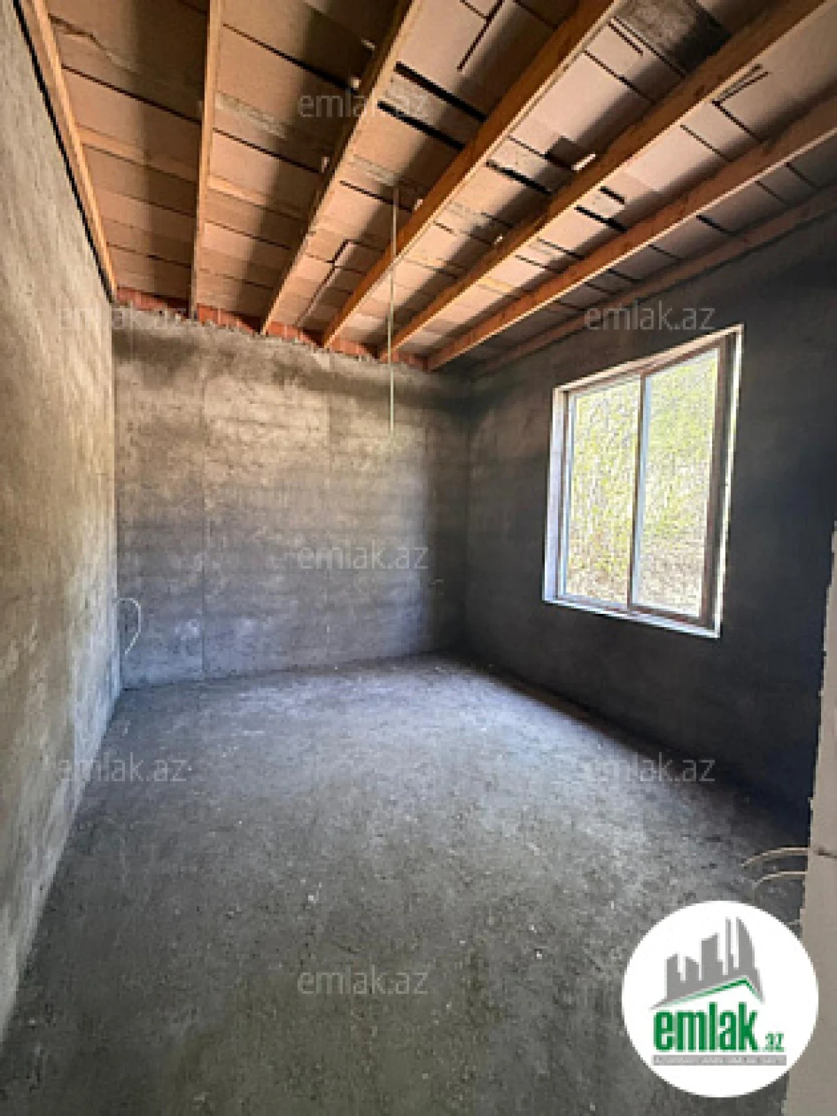 Satılır 5 otaqlı həyət evi 135 m²