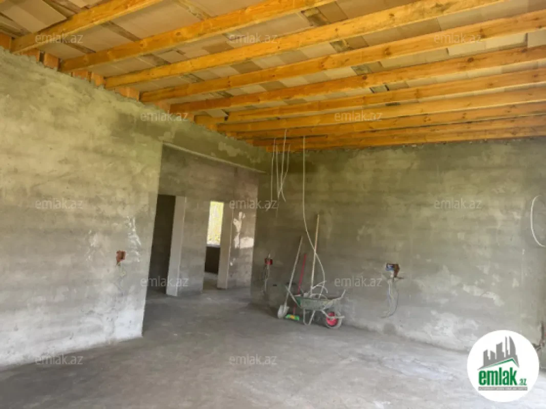 Satılır 5 otaqlı həyət evi 135 m²