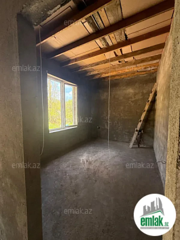 Satılır 5 otaqlı həyət evi 135 m²