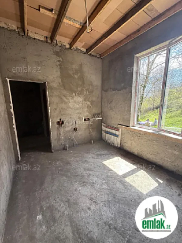 Satılır 5 otaqlı həyət evi 135 m²