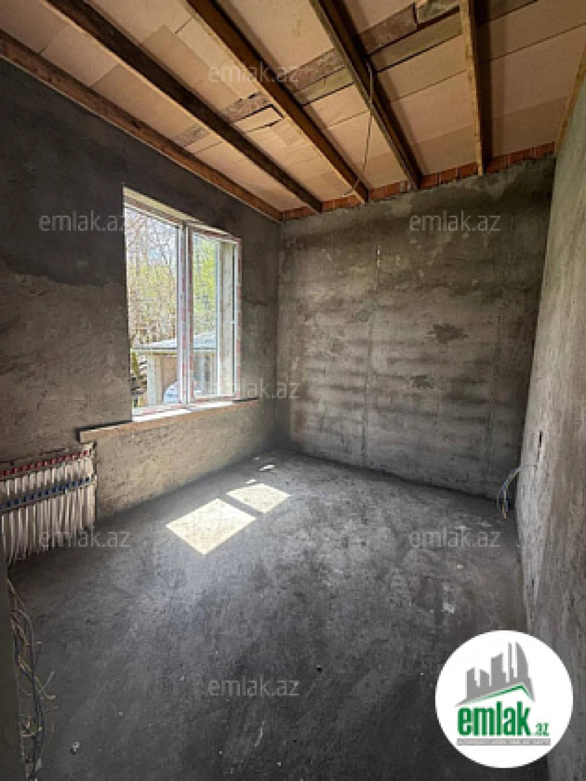 Satılır 5 otaqlı həyət evi 135 m²