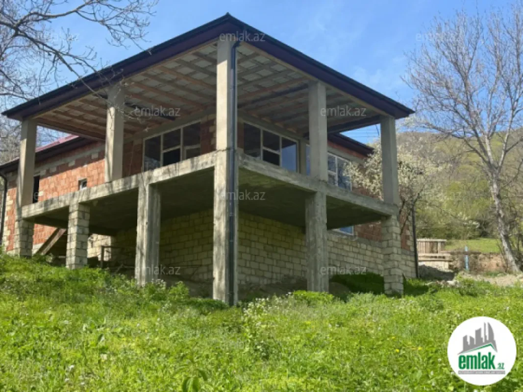 Satılır 5 otaqlı həyət evi 135 m²