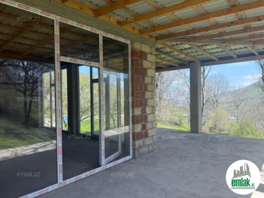 Satılır 5 otaqlı həyət evi 135 m²