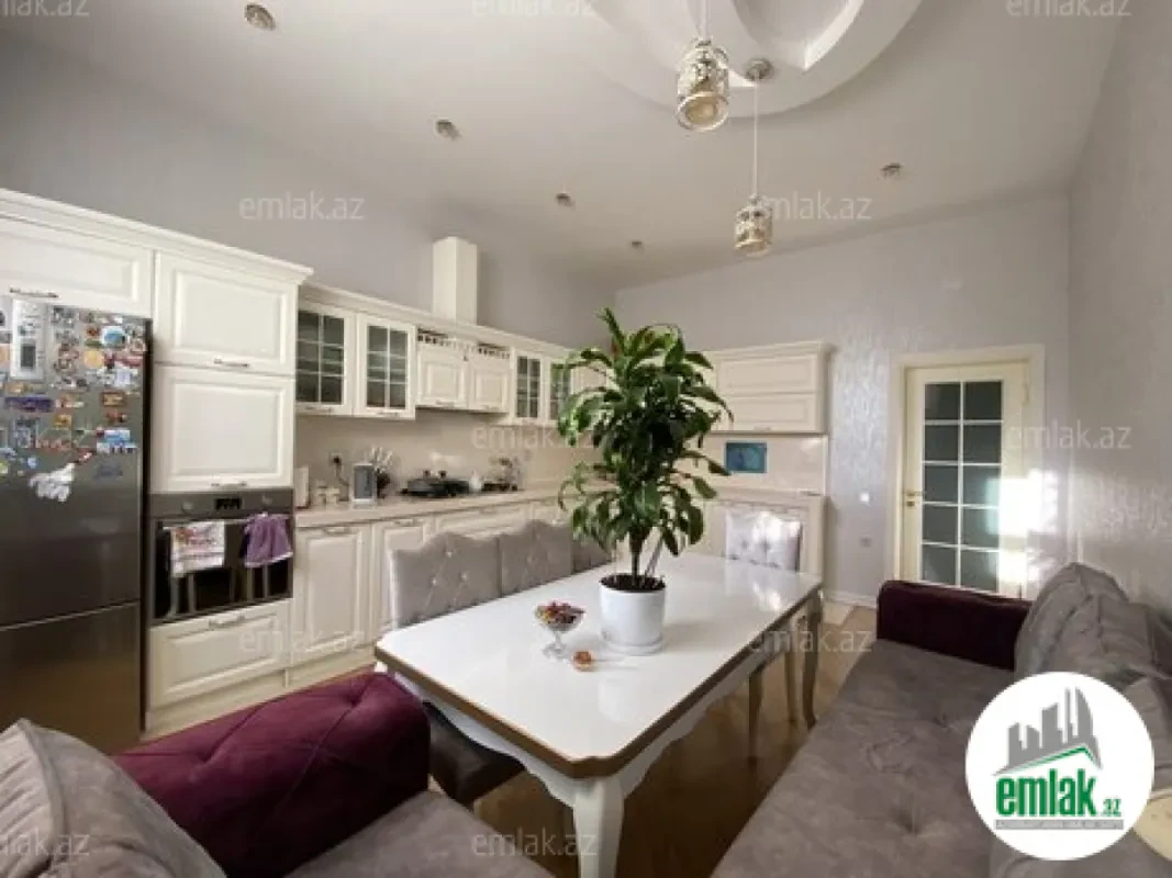 Satılır 7 otaqlı həyət evi 410 m²