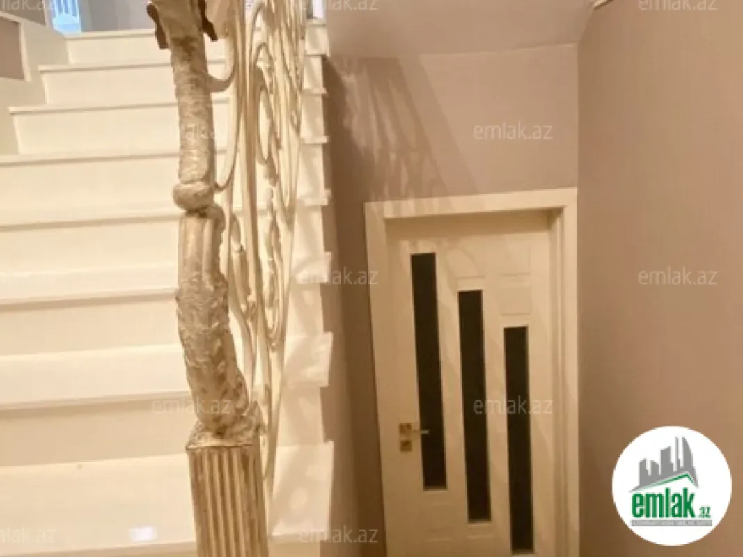 Satılır 7 otaqlı həyət evi 410 m²