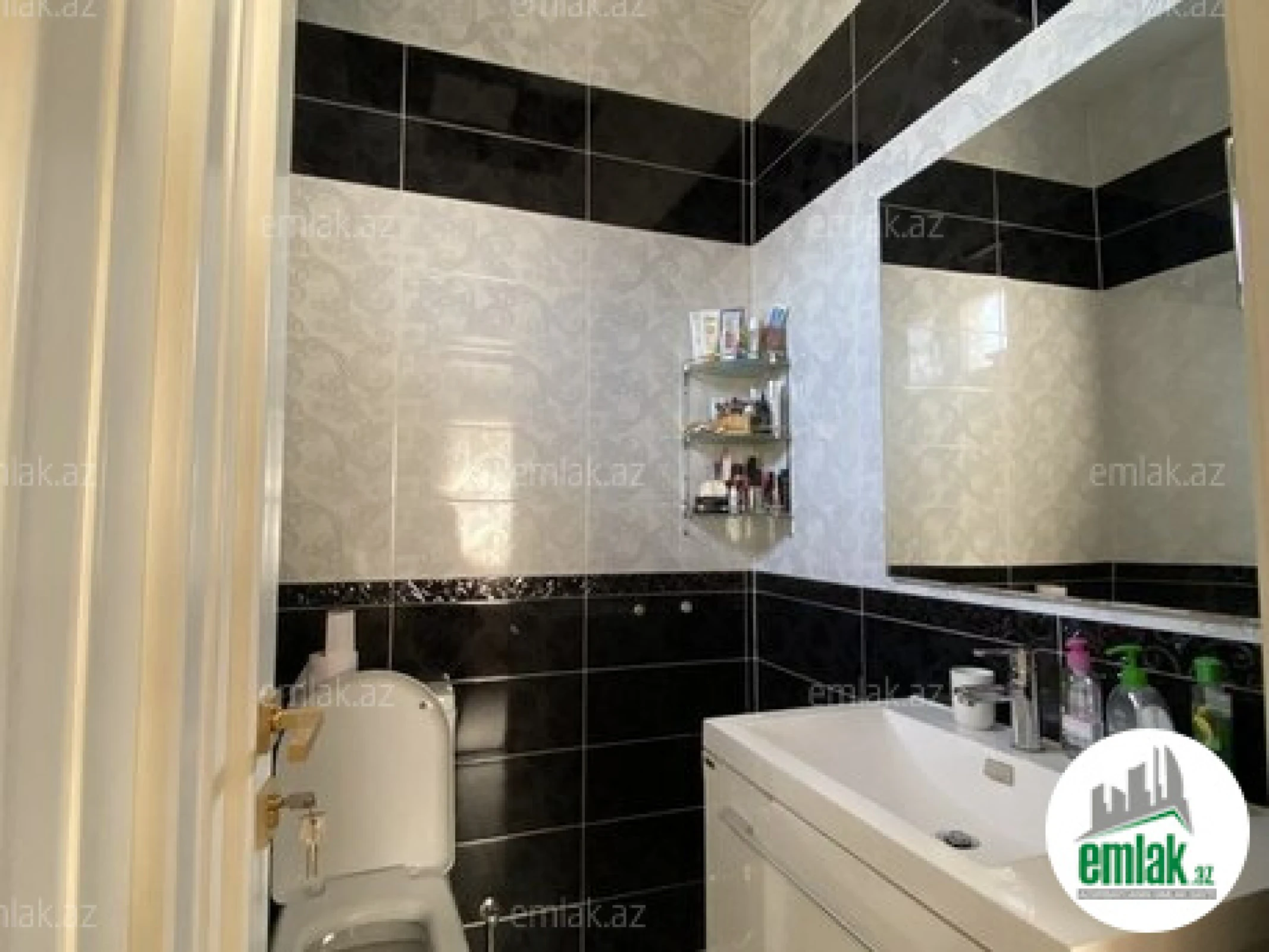 Satılır 7 otaqlı həyət evi 410 m²