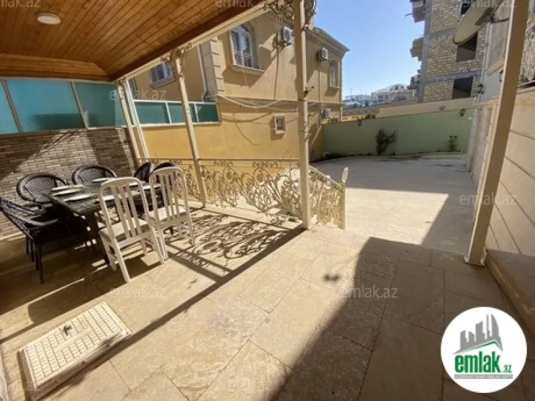 Satılır 7 otaqlı həyət evi 410 m²