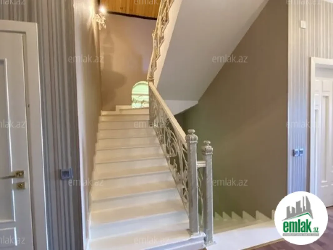 Satılır 7 otaqlı həyət evi 410 m²