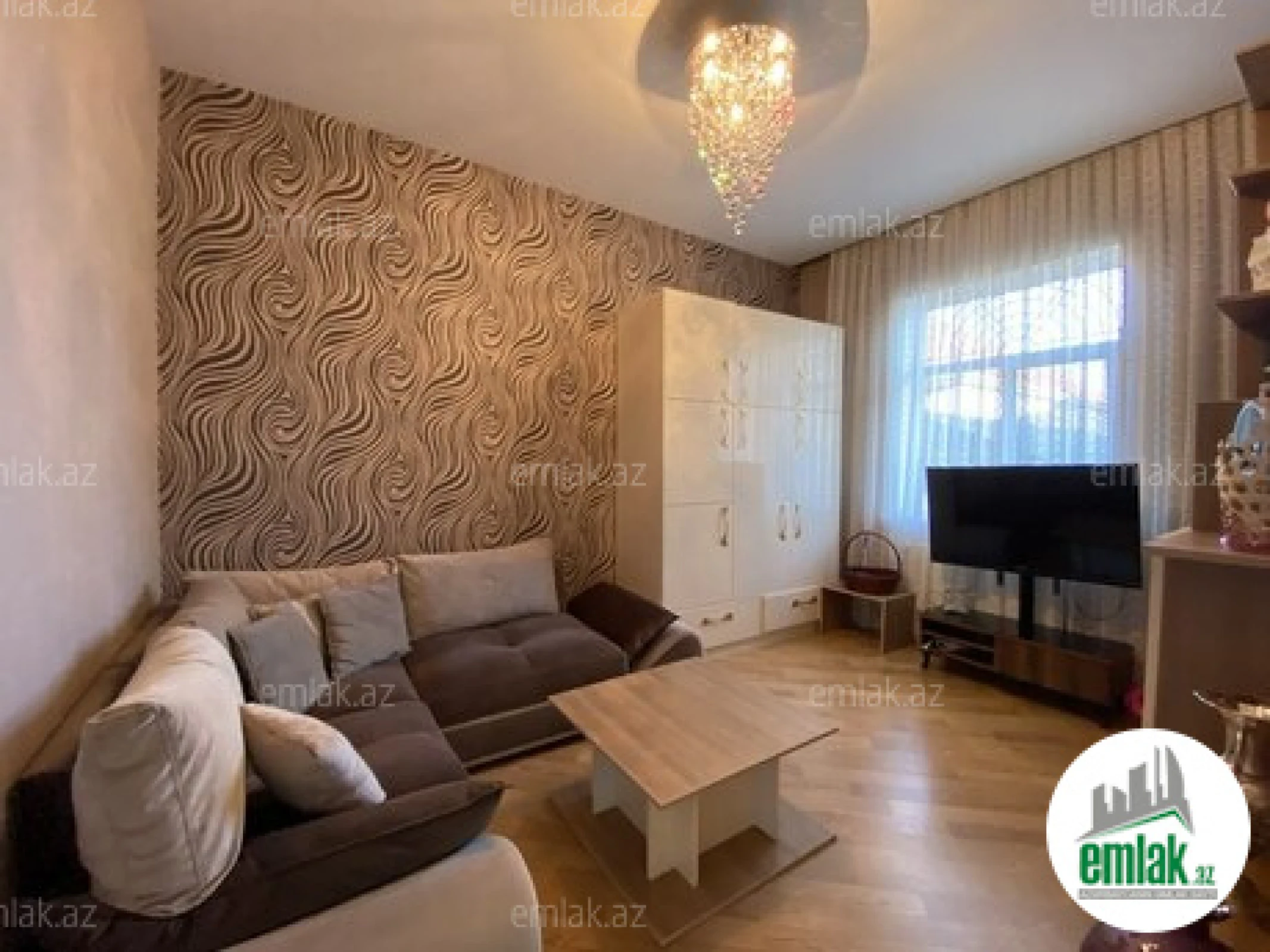 Satılır 7 otaqlı həyət evi 410 m²