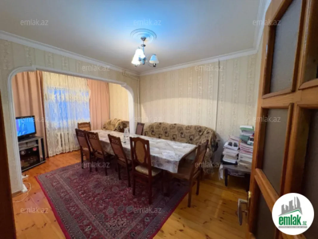 Satılır 2 otaqlı köhnə tikili 65 m²