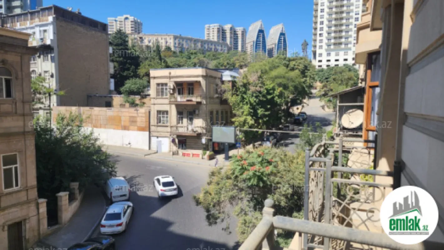 Satılır 2 otaqlı yeni tikili 103 m²