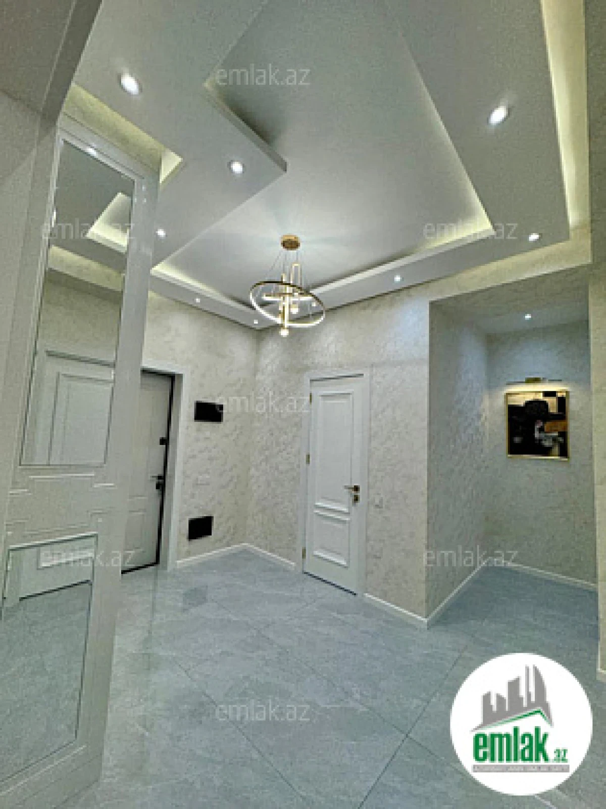 Satılır 3 otaqlı yeni tikili 107 m²