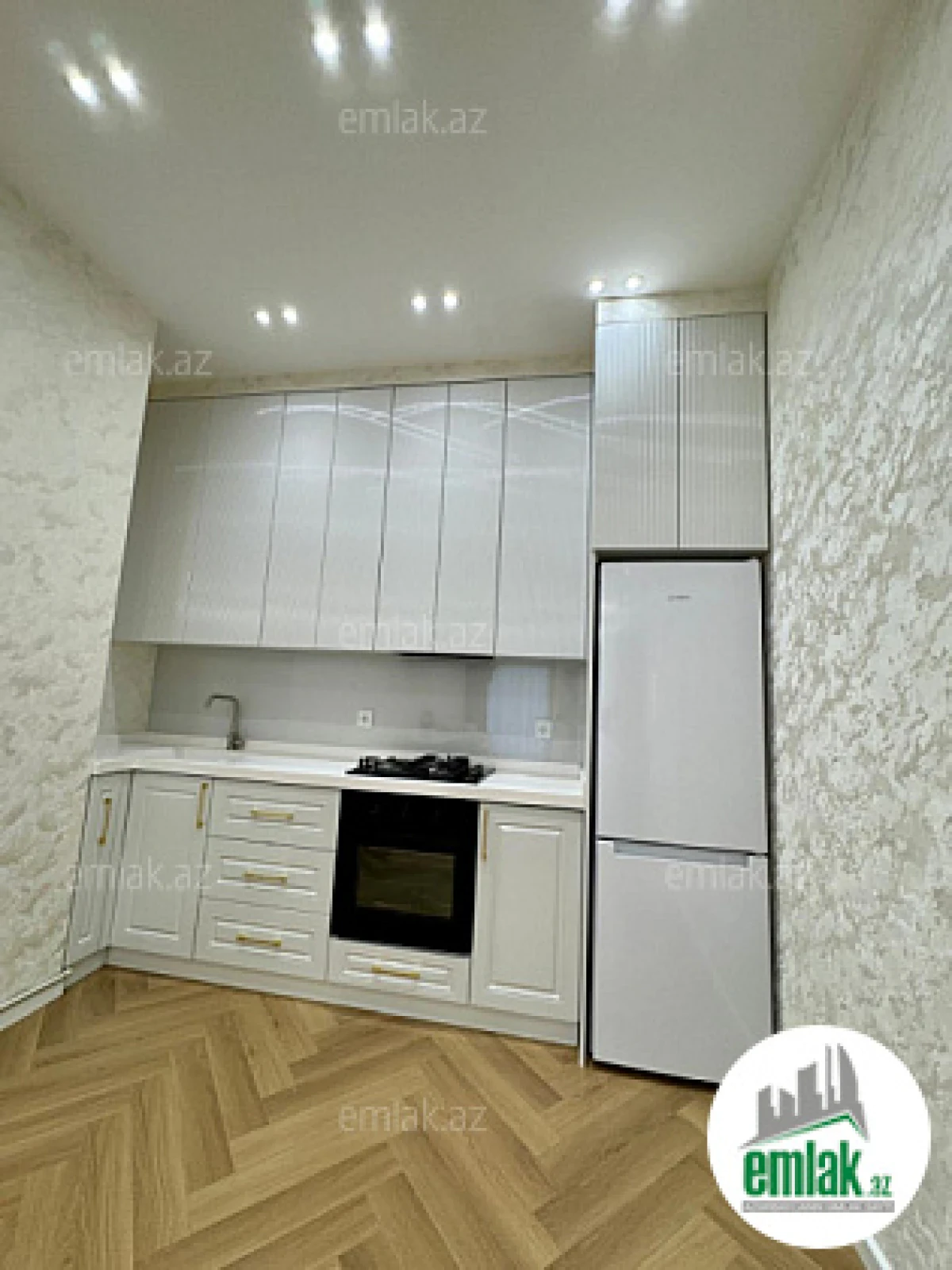 Satılır 3 otaqlı yeni tikili 107 m²
