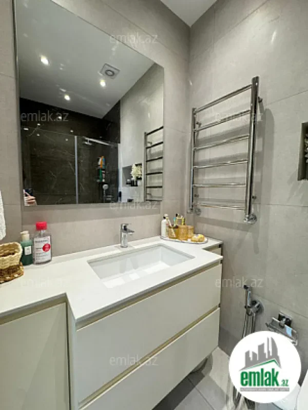 Satılır 3 otaqlı yeni tikili 86 m²