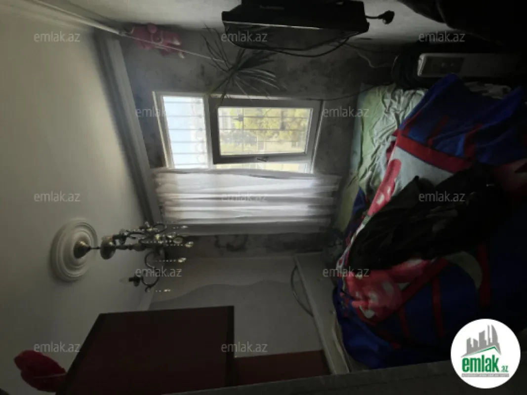 Satılır 2 otaqlı köhnə tikili 28.4 m²