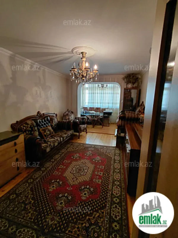 Satılır 4 otaqlı köhnə tikili 80 m²