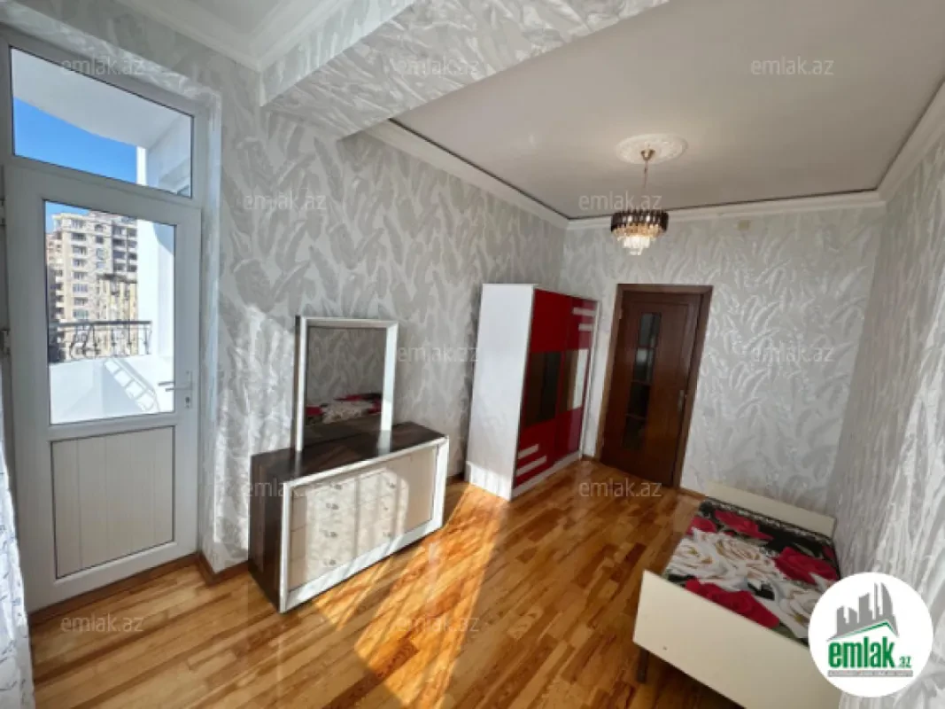 Satılır 3 otaqlı yeni tikili 105 m²