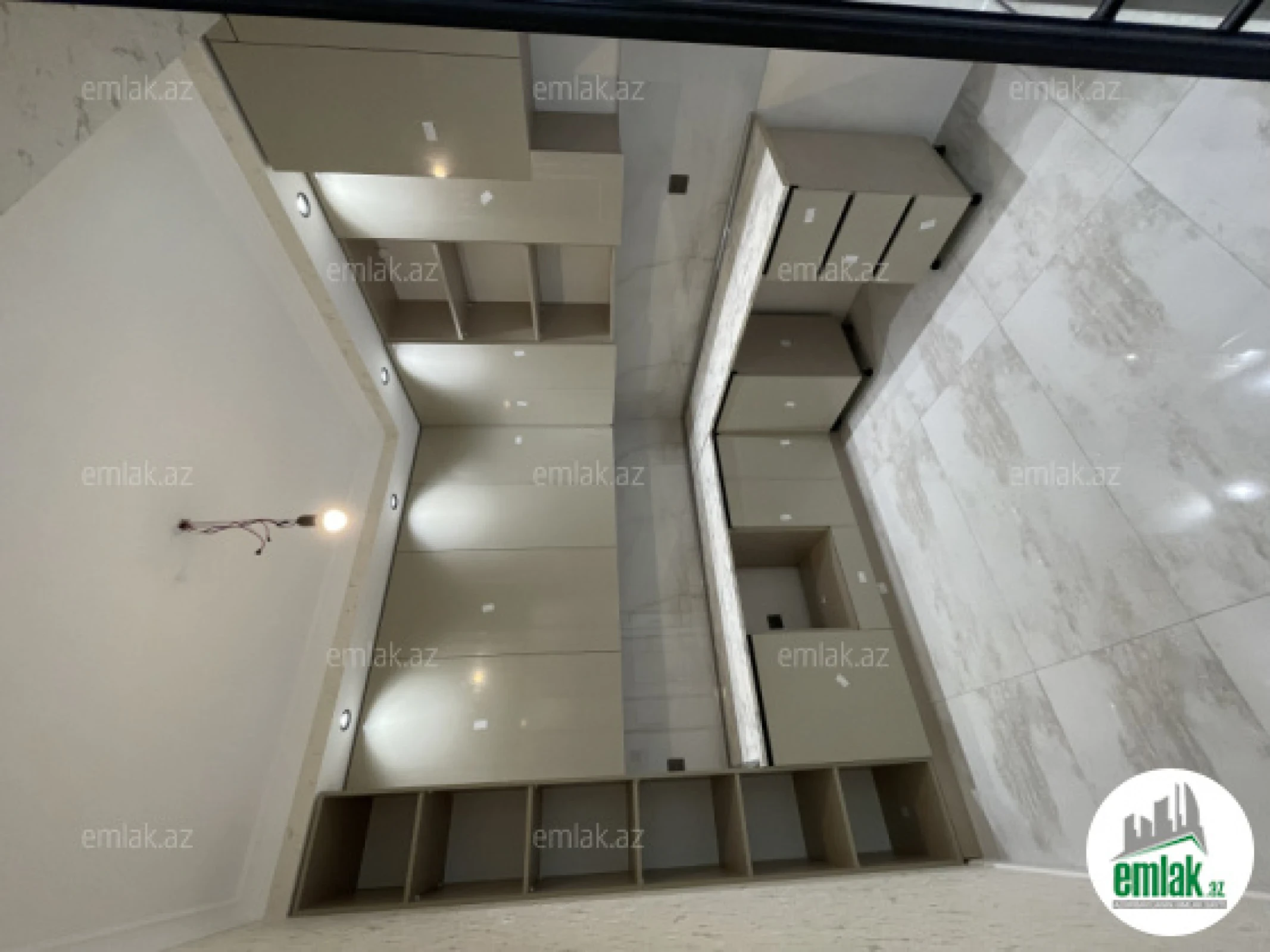 Satılır 3 otaqlı yeni tikili 98 m²