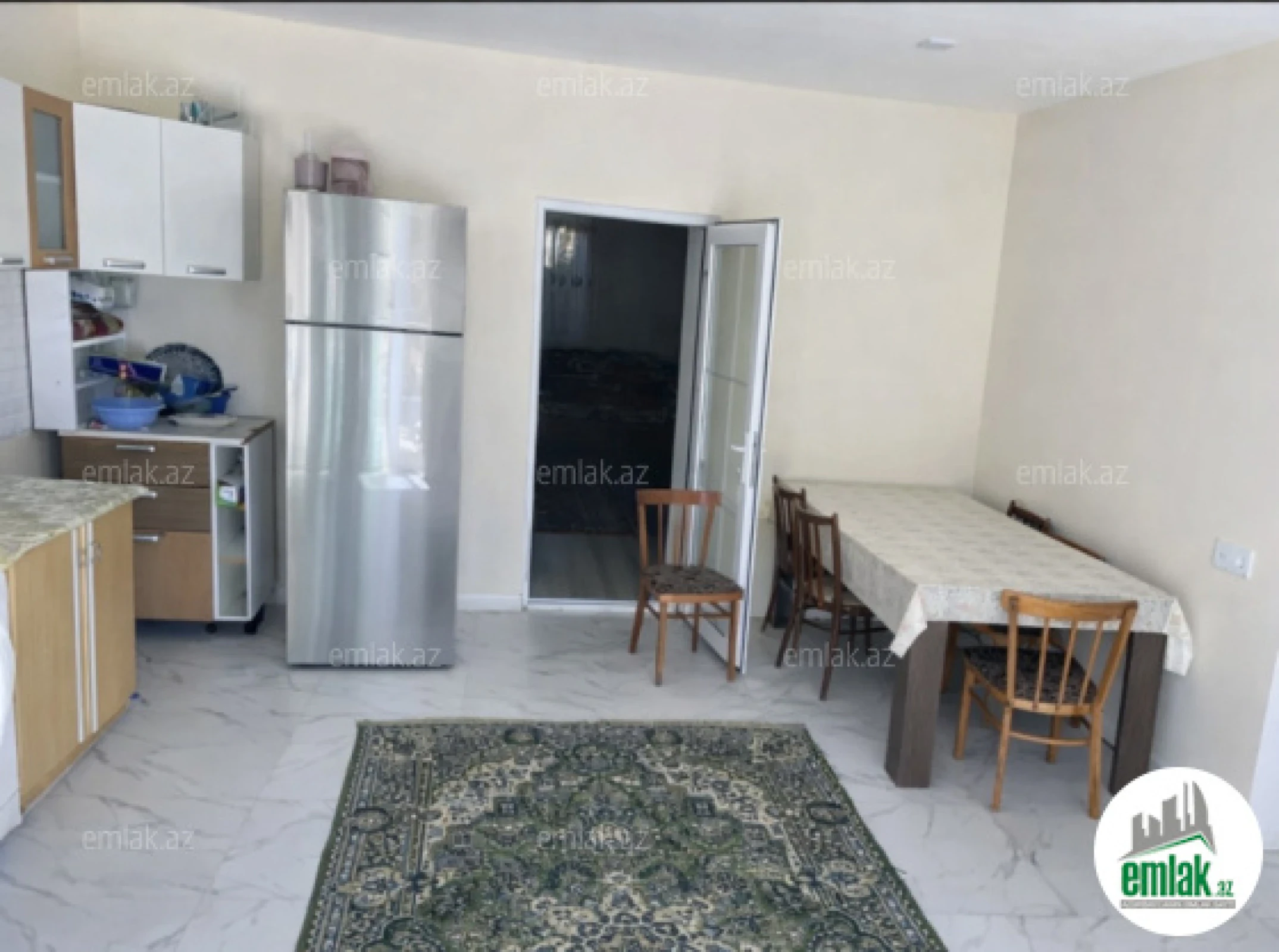 Satılır 4 otaqlı mənzil 90 m²