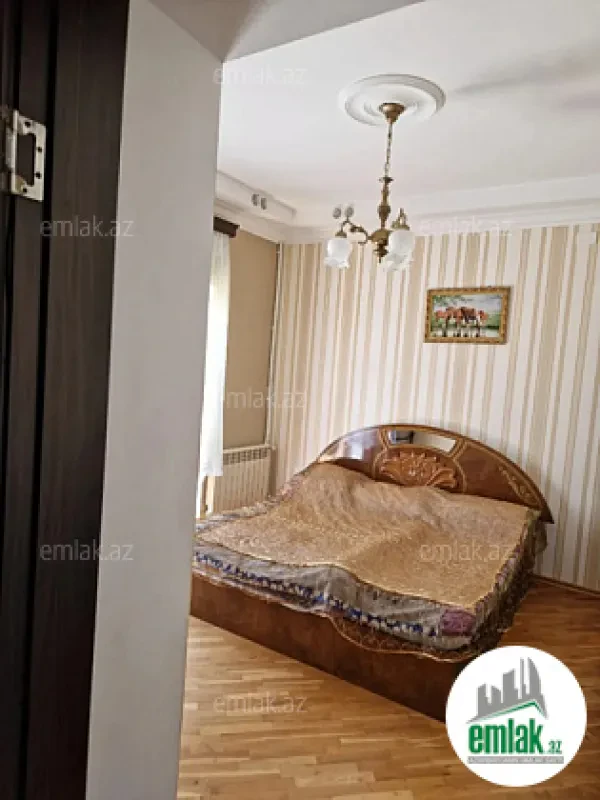 Satılır 4 otaqlı həyət evi 150 m²