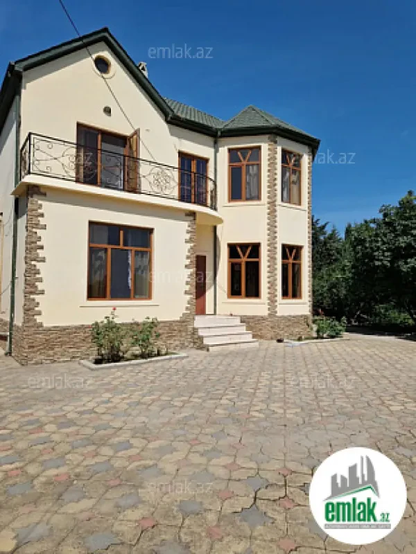 Satılır 4 otaqlı həyət evi 150 m²