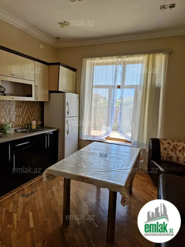 Satılır 4 otaqlı həyət evi 150 m²