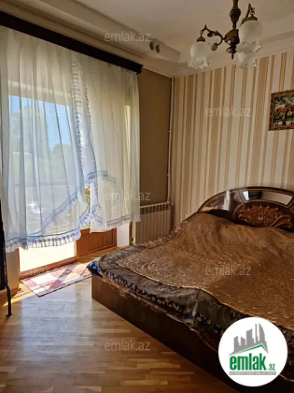 Satılır 4 otaqlı həyət evi 150 m²