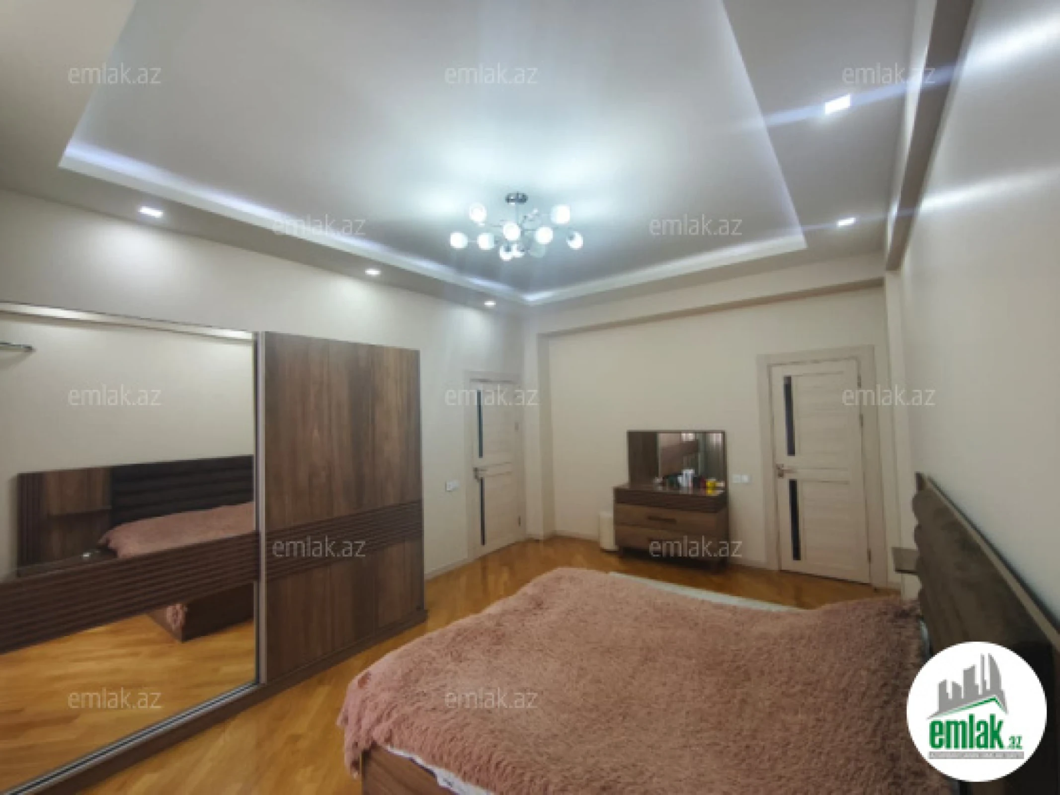 Satılır 3 otaqlı yeni tikili 137 m²