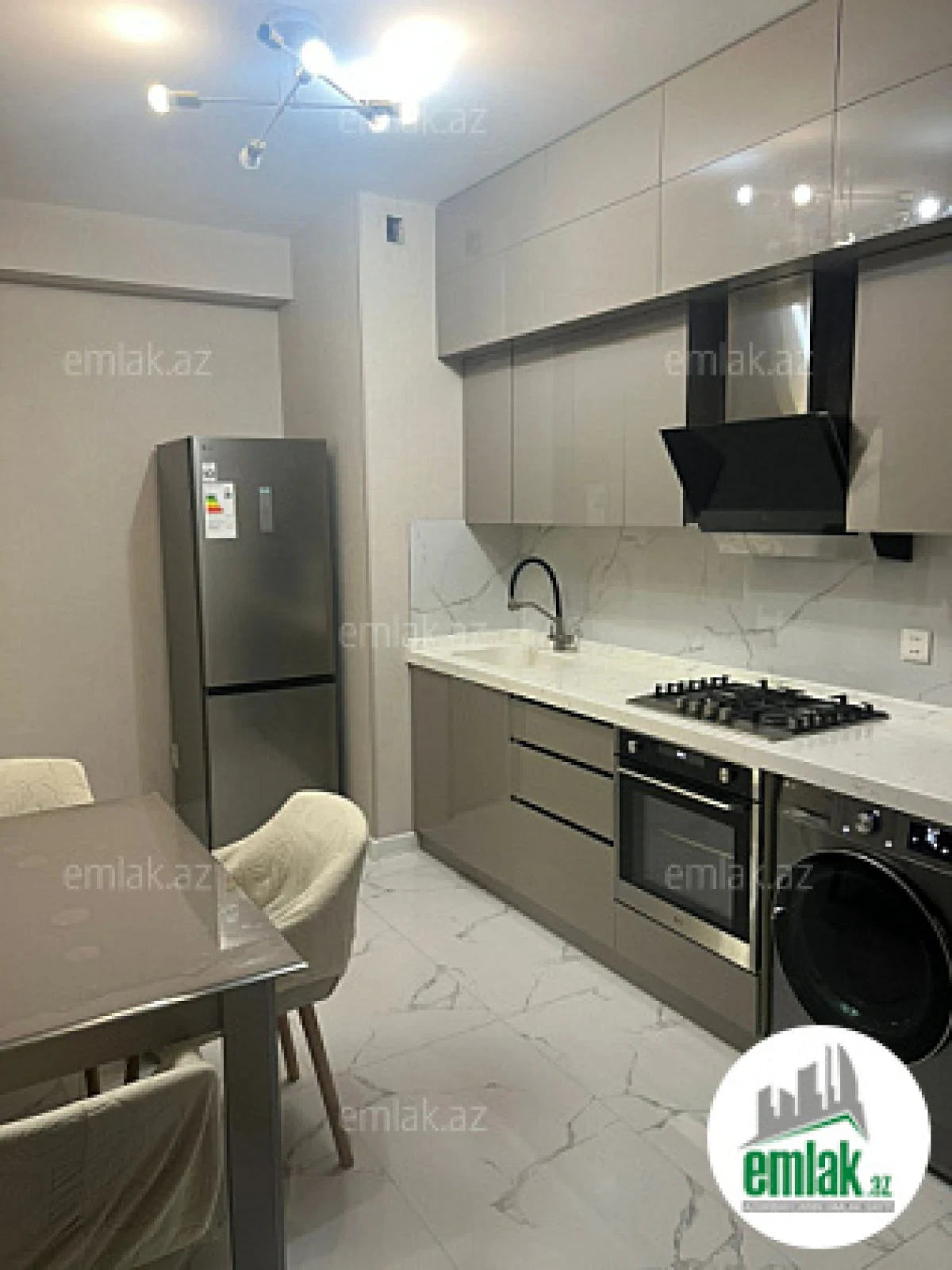 Satılır 2 otaqlı yeni tikili 70 m²