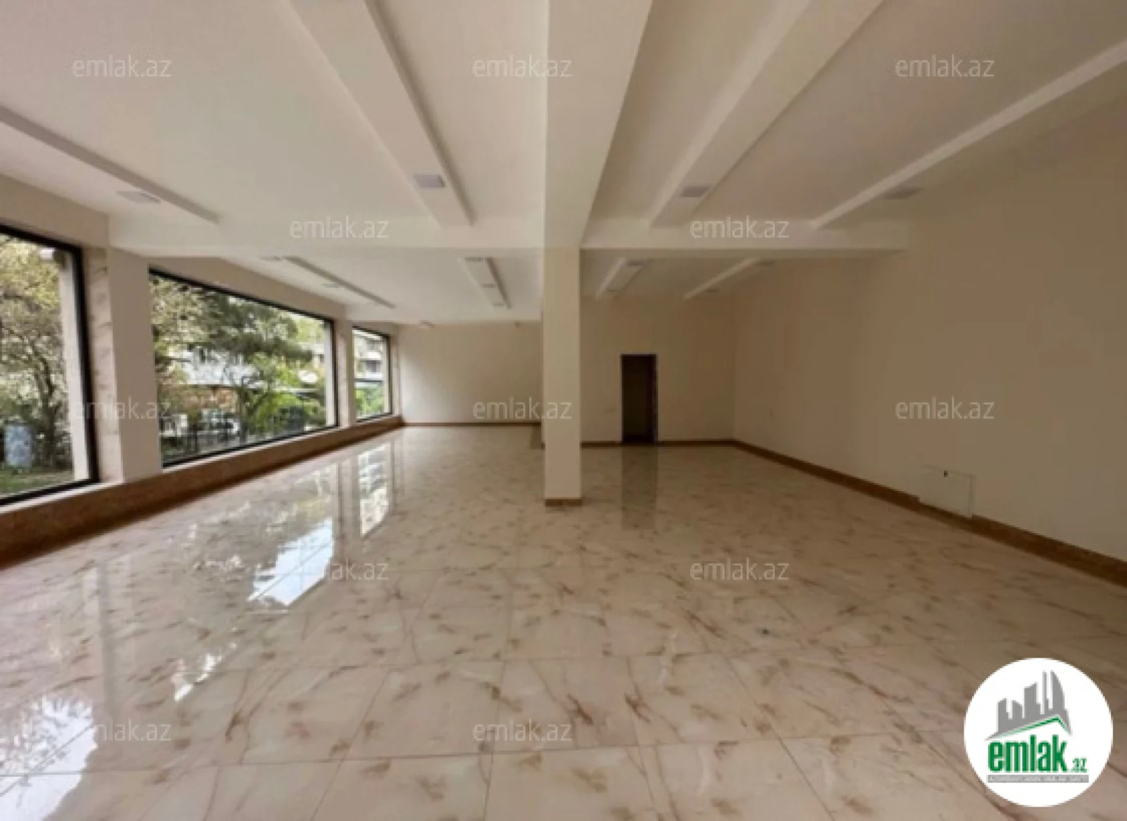 Satılır 9 otaqlı həyət evi 700 m²
