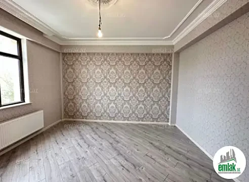 Satılır 9 otaqlı həyət evi 700 m²