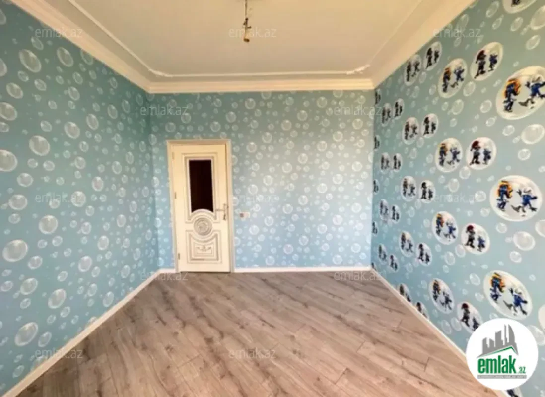 Satılır 9 otaqlı həyət evi 700 m²