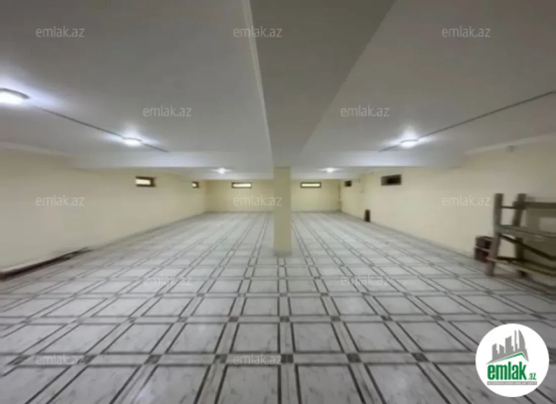 Satılır 9 otaqlı həyət evi 700 m²